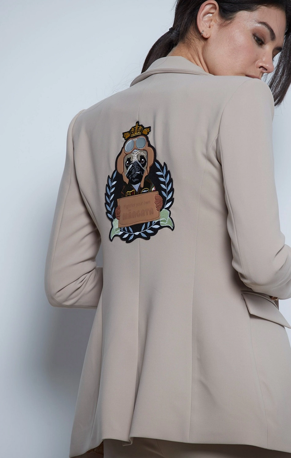 BLAZER ENTALLADA EBRO BEIGE MANGATA