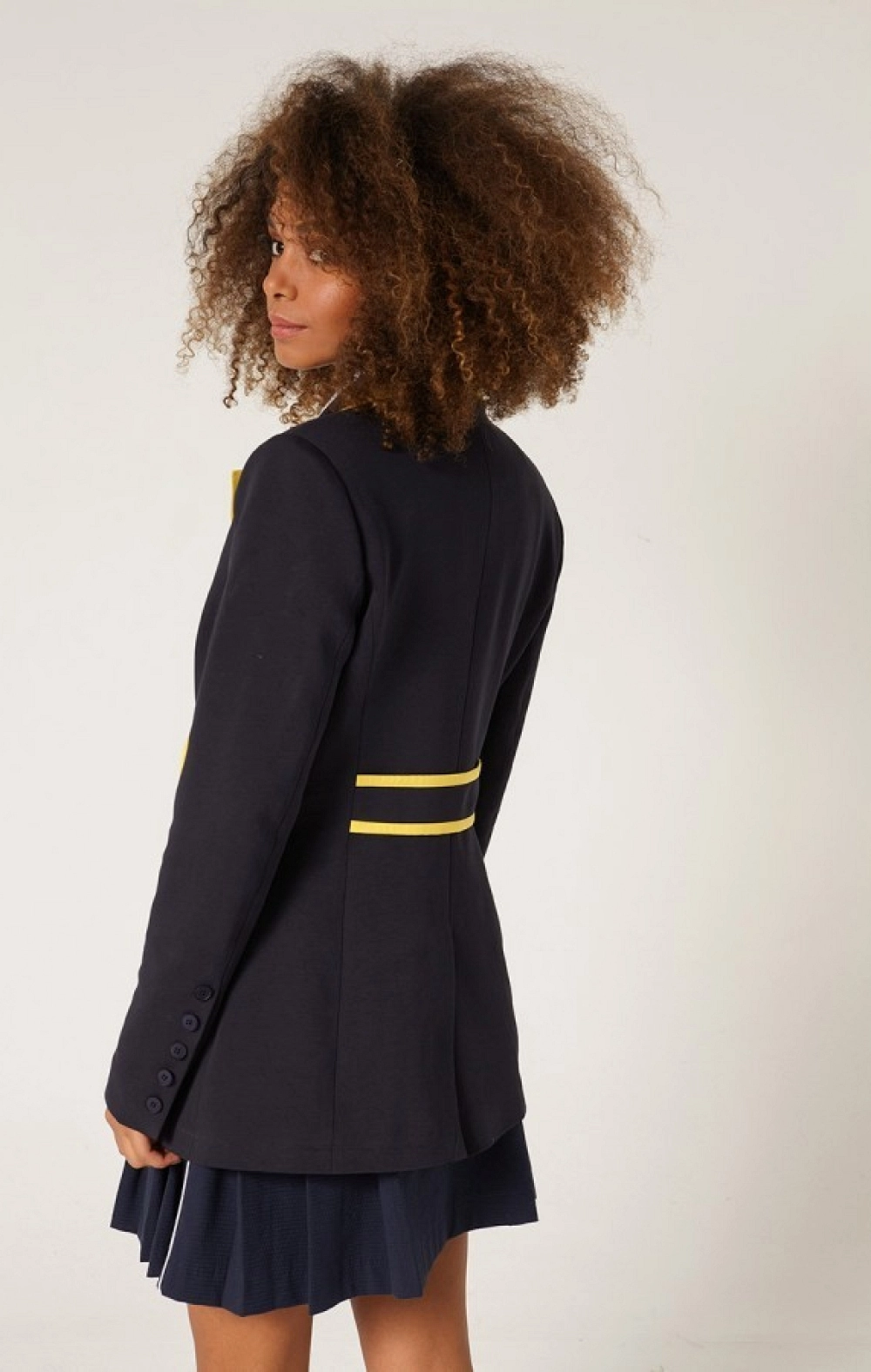 BLAZER PUNTO MARINO CONTRASTE AMARILLO BORDADO M PARCHE TENNIS