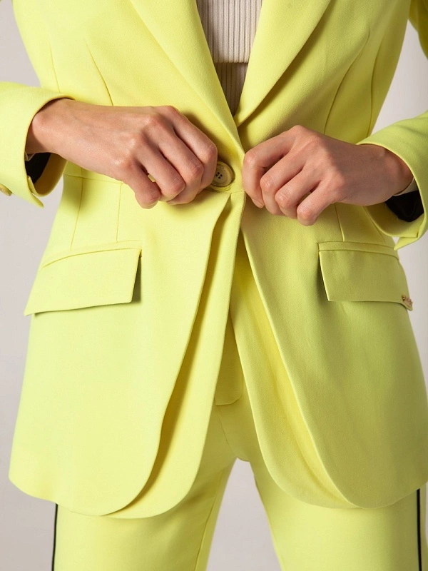 BLAZER VIVOS NEGROS AMARILLO MANGATA