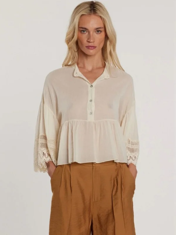 BLUSA CROCHE MANGA ACAMPANADA TRES CUARTOS
