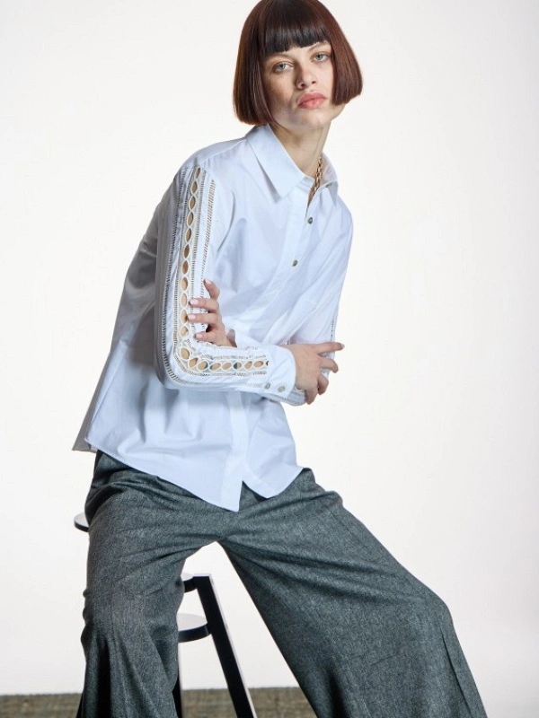 CAMISA MANGA TROQUELADA