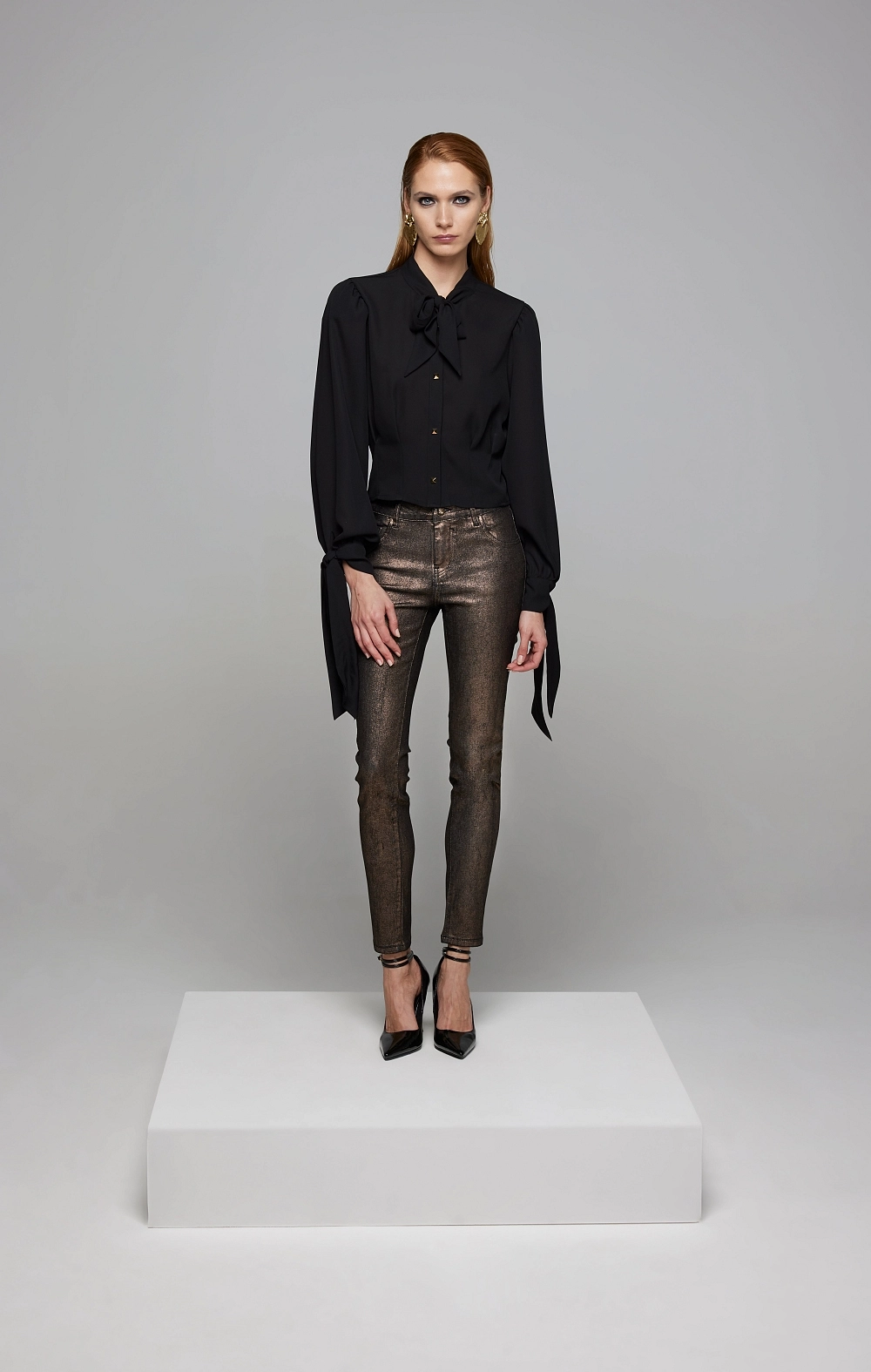 CAMISA NEGRA TRANSPARENTE T&L