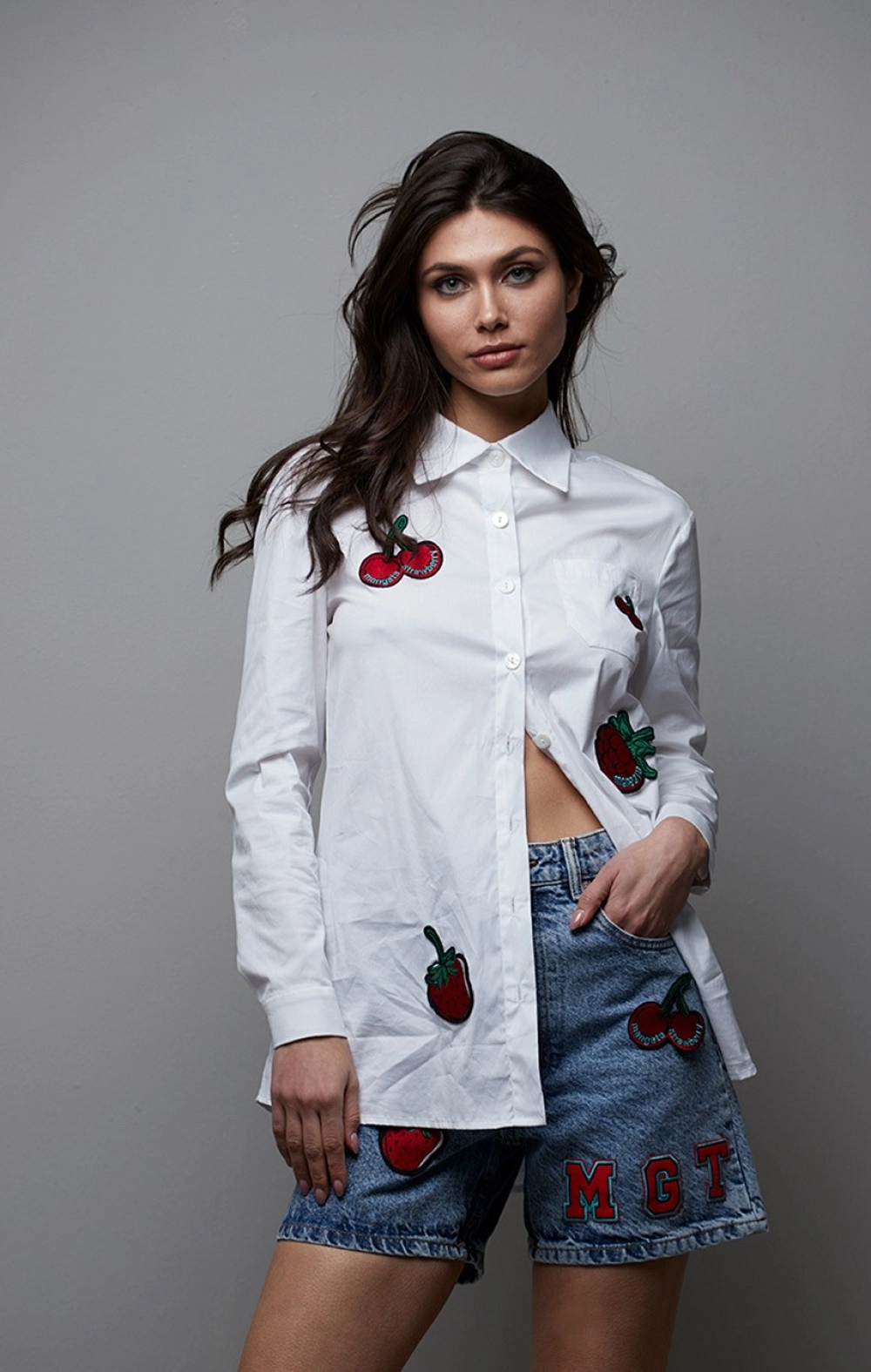 CAMISA OVER SIZE PARCHE MANGATA