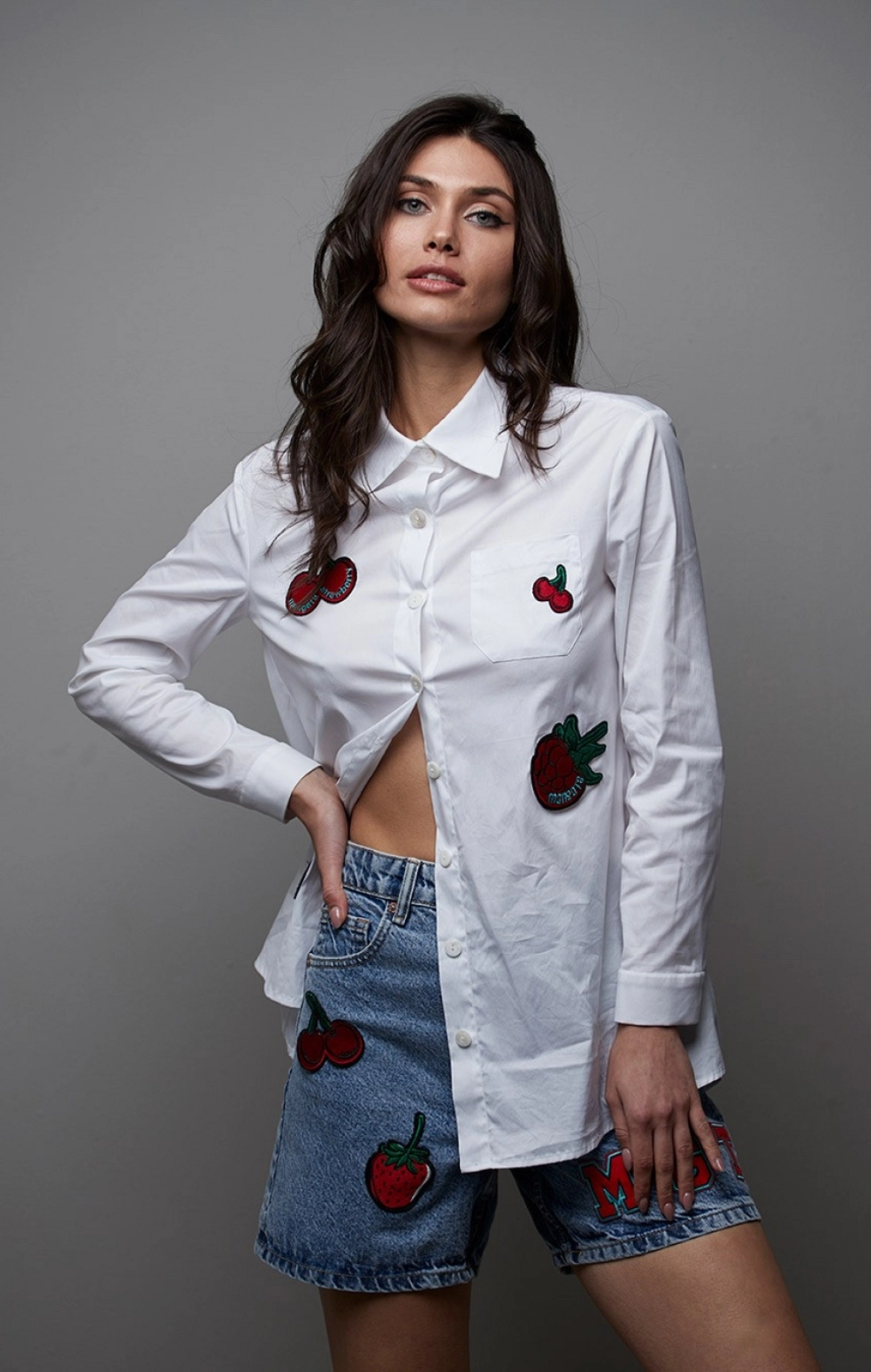 CAMISA OVER SIZE PARCHE MANGATA