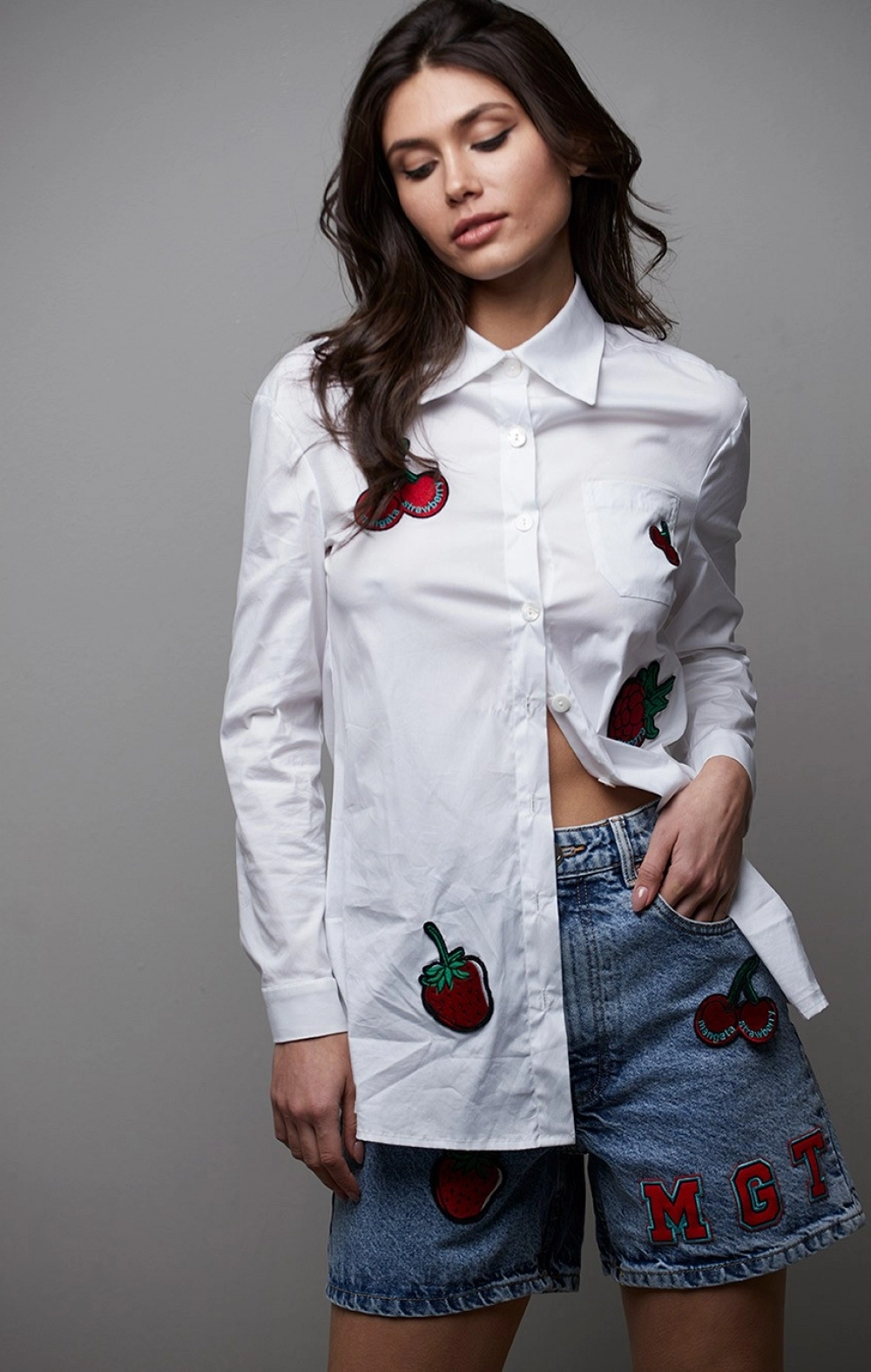 CAMISA OVER SIZE PARCHE MANGATA