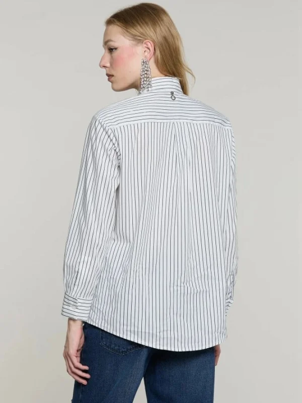 CAMISA RAYAS BOTONES BRILLOS