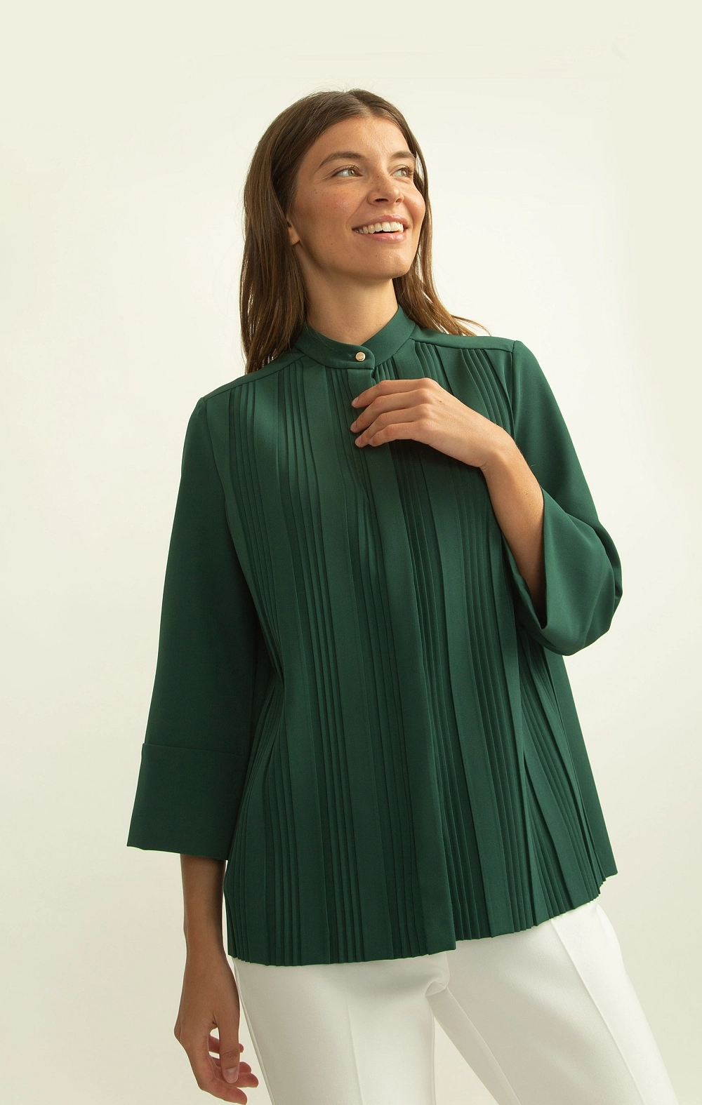 CAMISA VERDE DE PLISADA ALBA CONDE