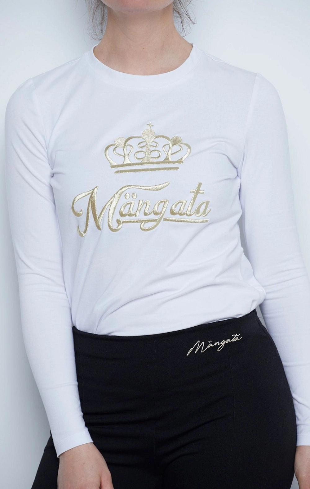 CAMISETA BLANCA CUELLO CAJA CORONA MANGATA
