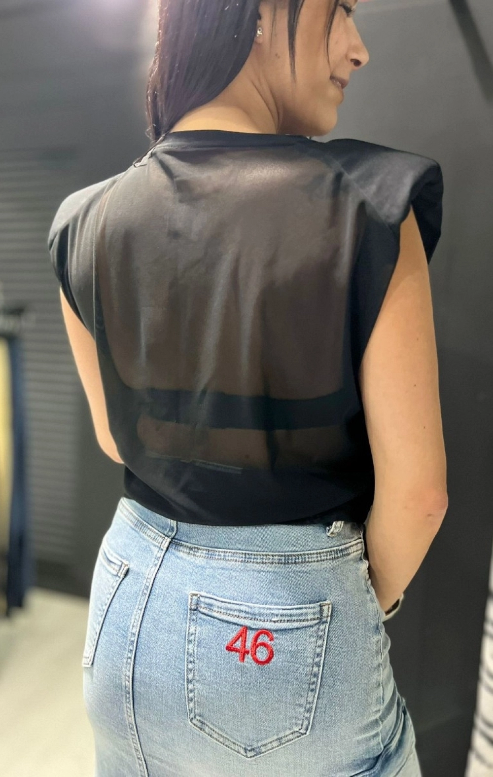 CAMISETA DE MUJER SIMPLE NEGRA LASAL