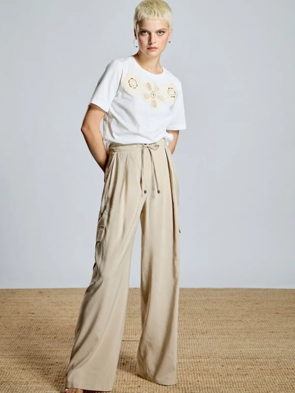 CAMISETA FLORES CROCHE