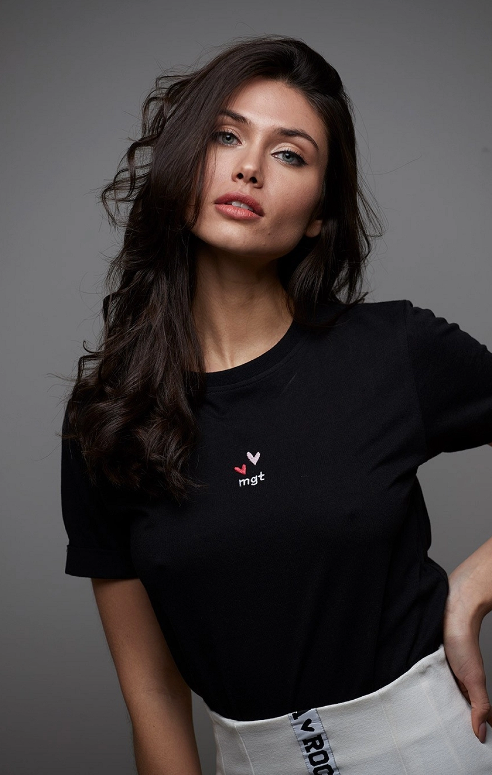 CAMISETA LARGA GATO NEGRA MANGATA