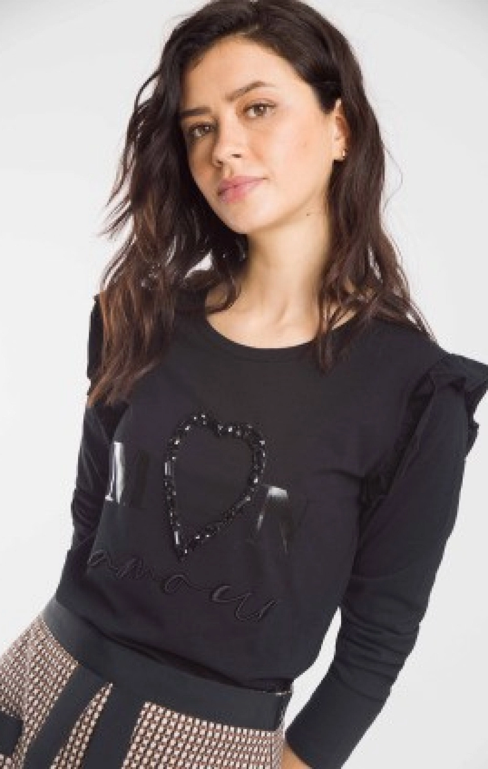 CAMISETA NEGRA VOLANTE AC