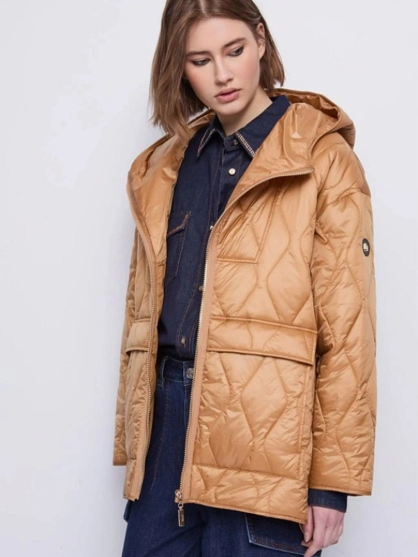 CHAQUETA ACOLCHADA NEGRA BOTONES