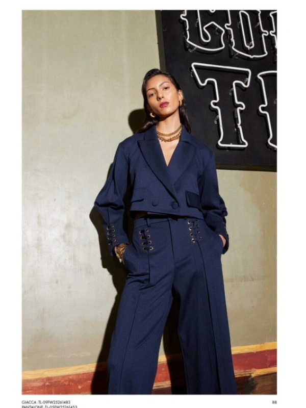 CHAQUETA AMERICANA CORTA LAZOS