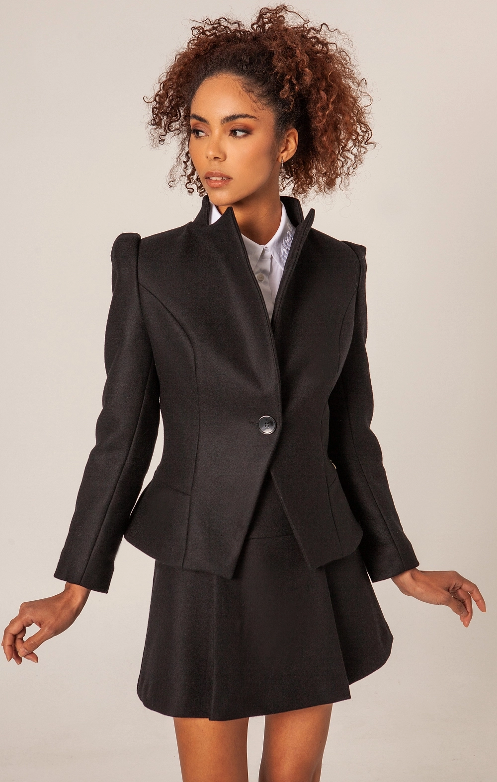 CHAQUETA CORTA PAÑO NEGRO MANGATA