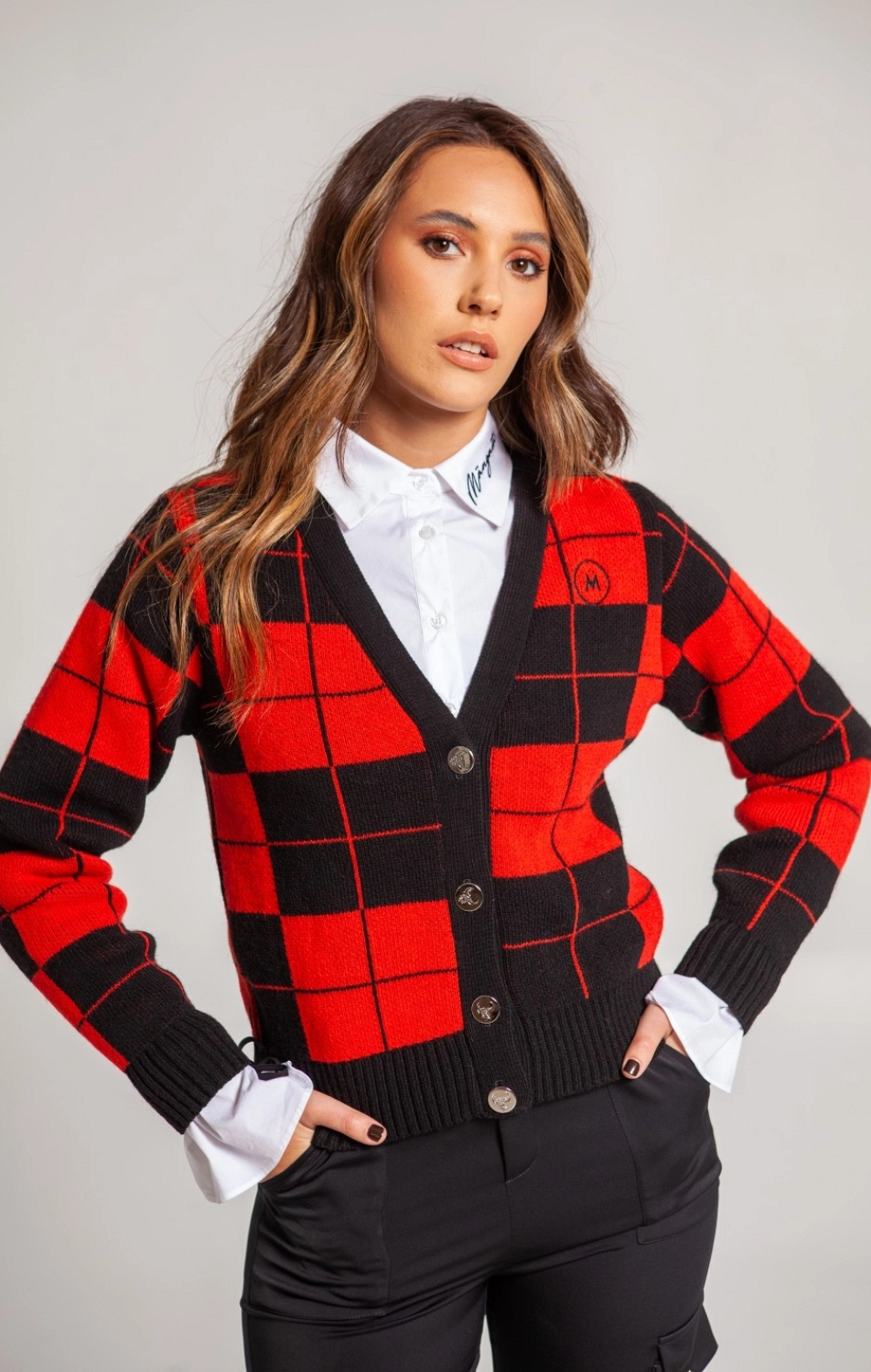CHAQUETA CORTA PUNTO CUADROS ROJA BORDADO M MANGATA