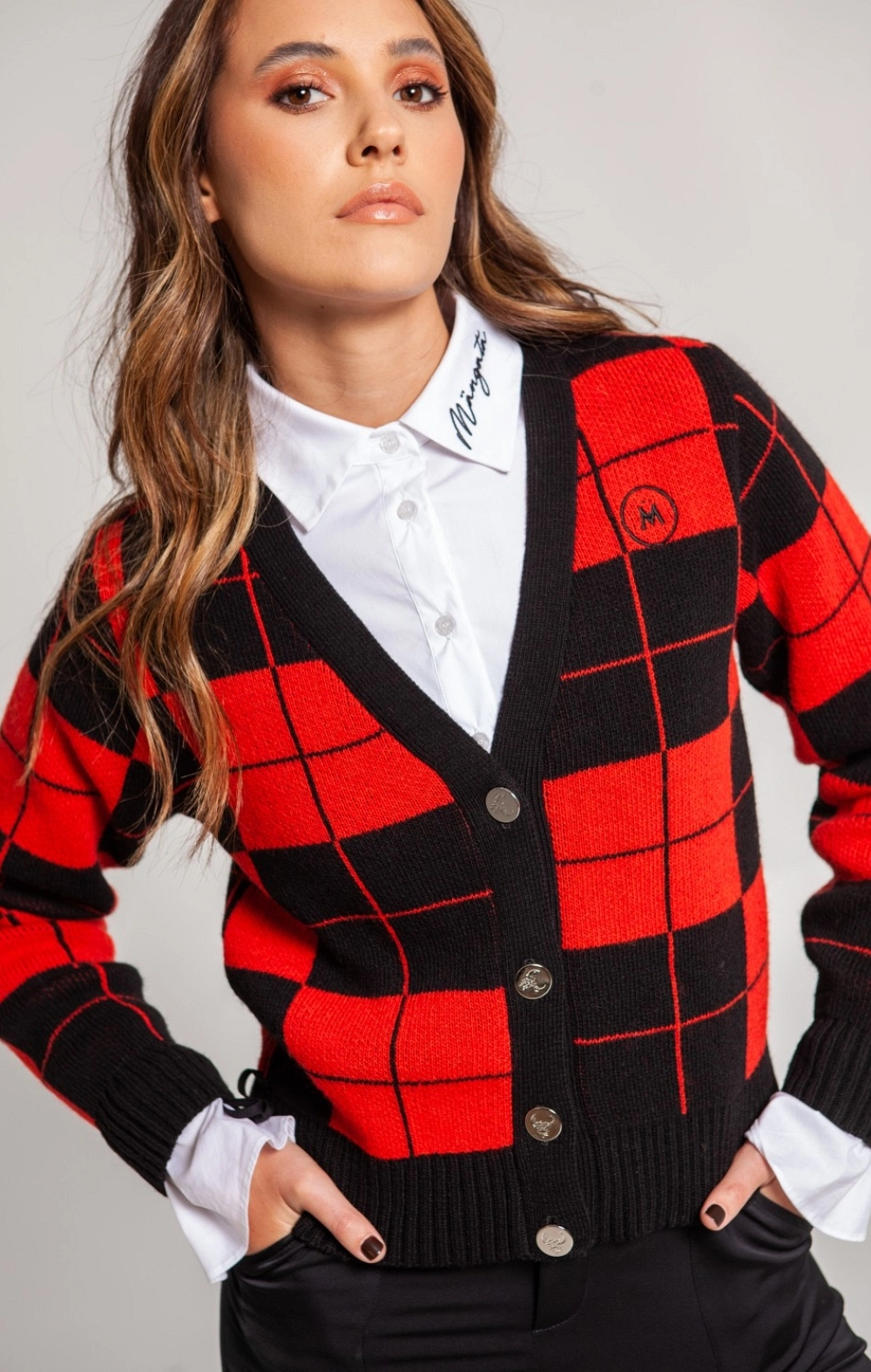 CHAQUETA CORTA PUNTO CUADROS ROJA BORDADO M MANGATA