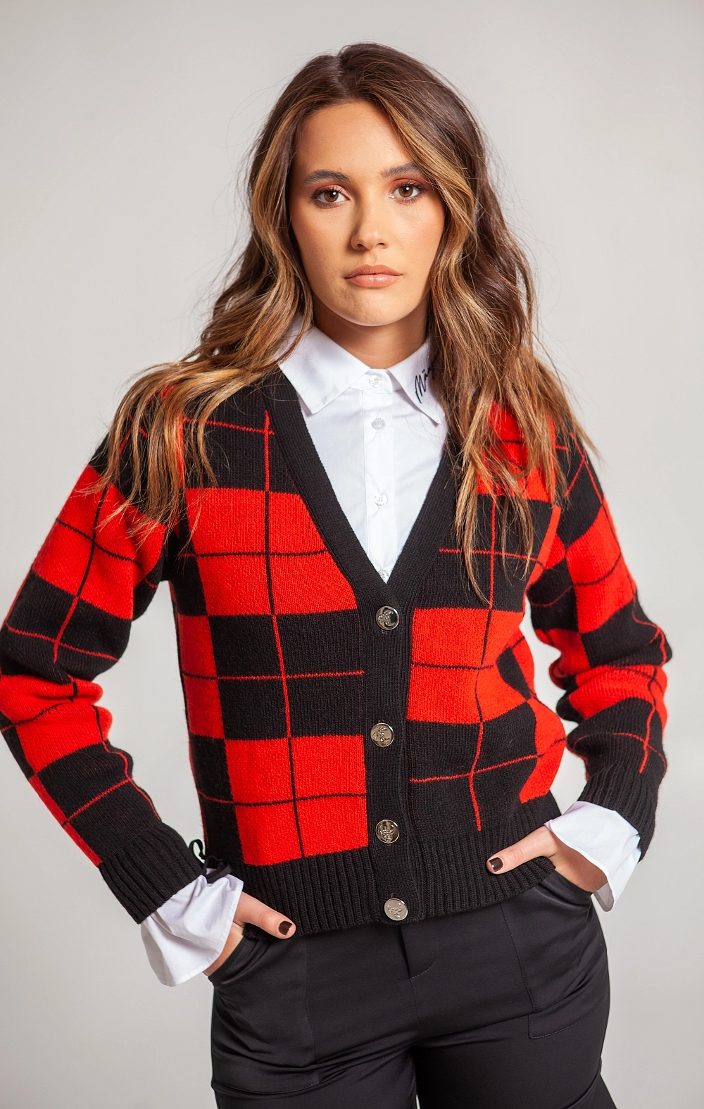 CHAQUETA CORTA PUNTO CUADROS ROJA BORDADO M MANGATA