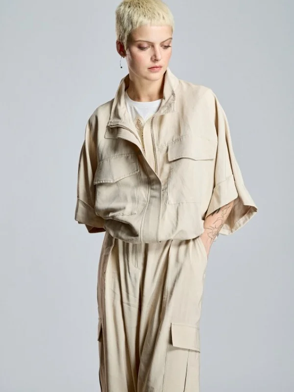 CHAQUETA FLUIDA MANGA TRES CUARTOS CREMALLERA