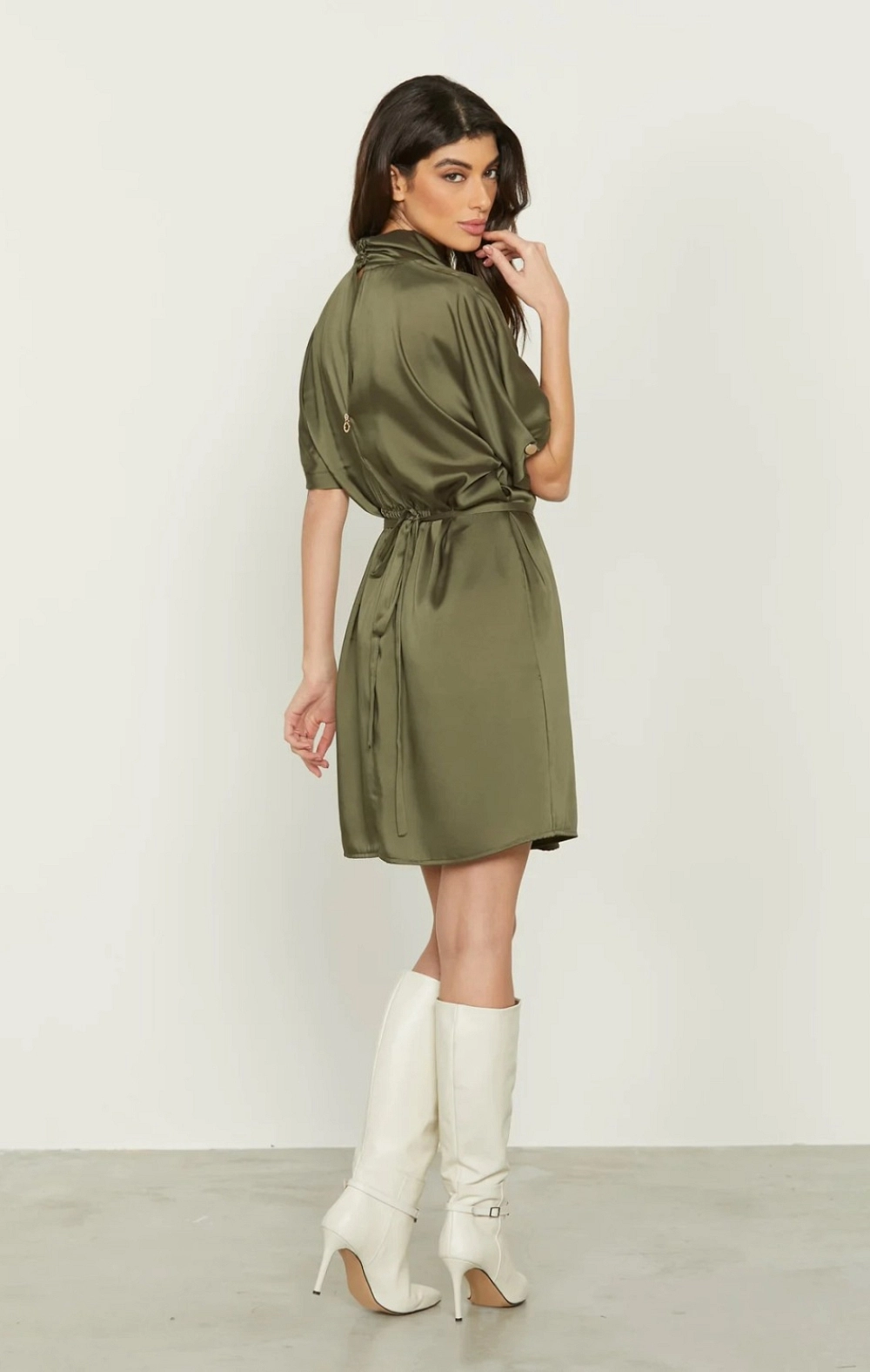 FABIAN_A VESTIDO VERDE FLUIDO MANGA CORTA