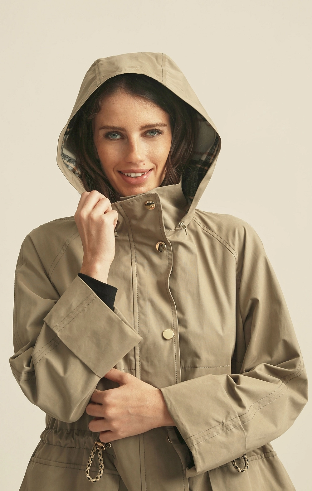 GABARDINA BEIGE CUADROS