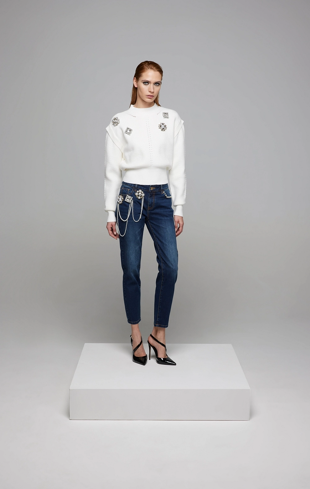 JERSEY BLANCO BROCHES T&L