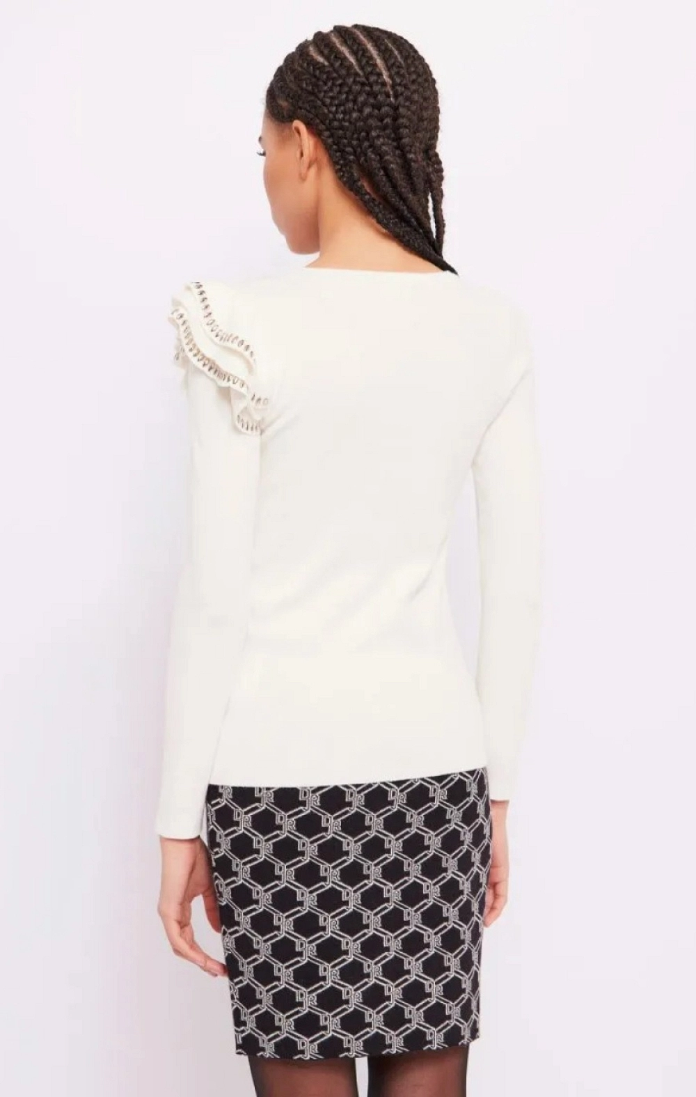 JERSEY BLANCO VOLANTES TACHUELAS
