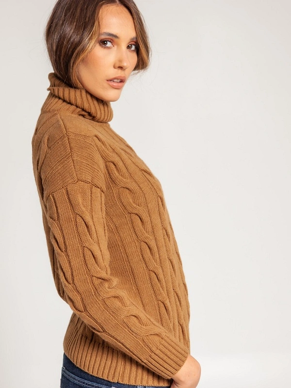 JERSEY CUELLO ALTO OCHOS CAMEL