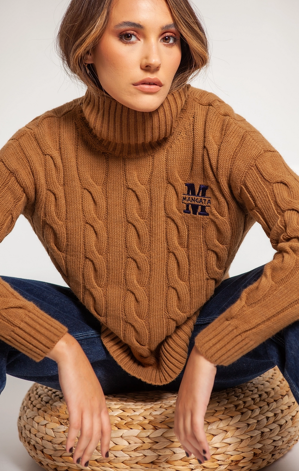 JERSEY CUELLO ALTO OCHOS CAMEL