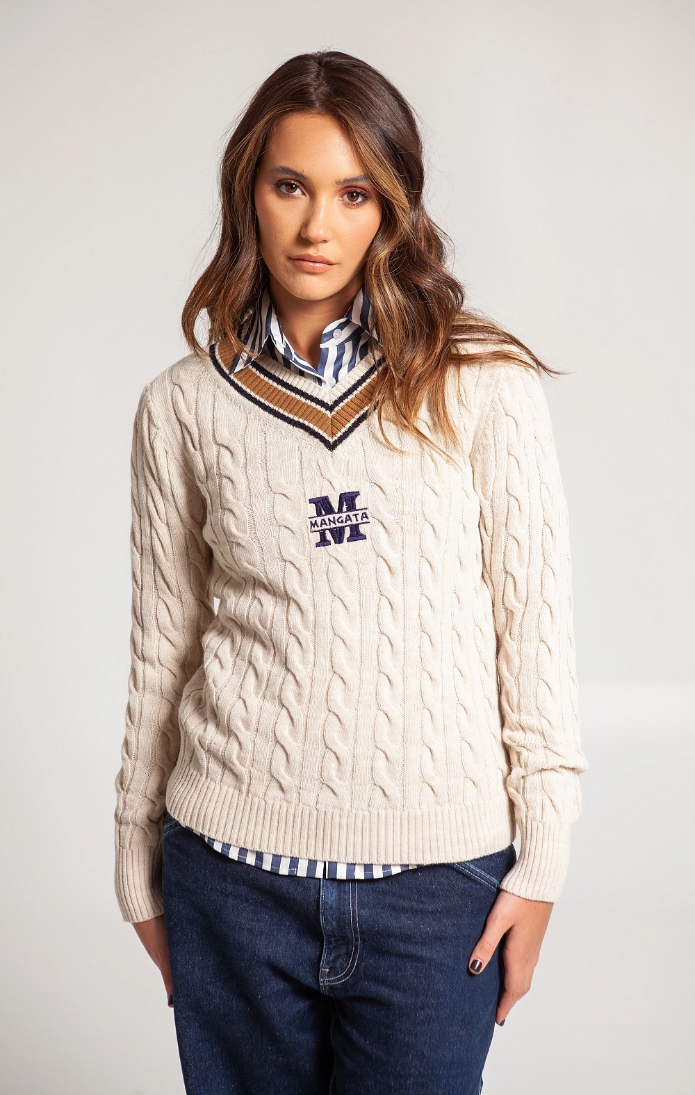 JERSEY CUELLO PICO OCHOS CONTRASTE CRUDO BORDADO MANGATA