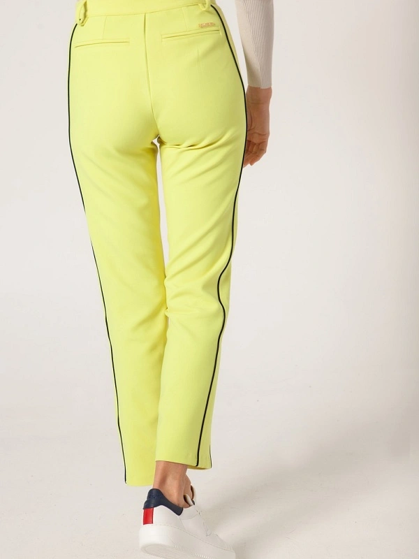 PANTALÓN BOLSILLO FRANCÉS VIVOS NEGROS AMARILLO MANGATA