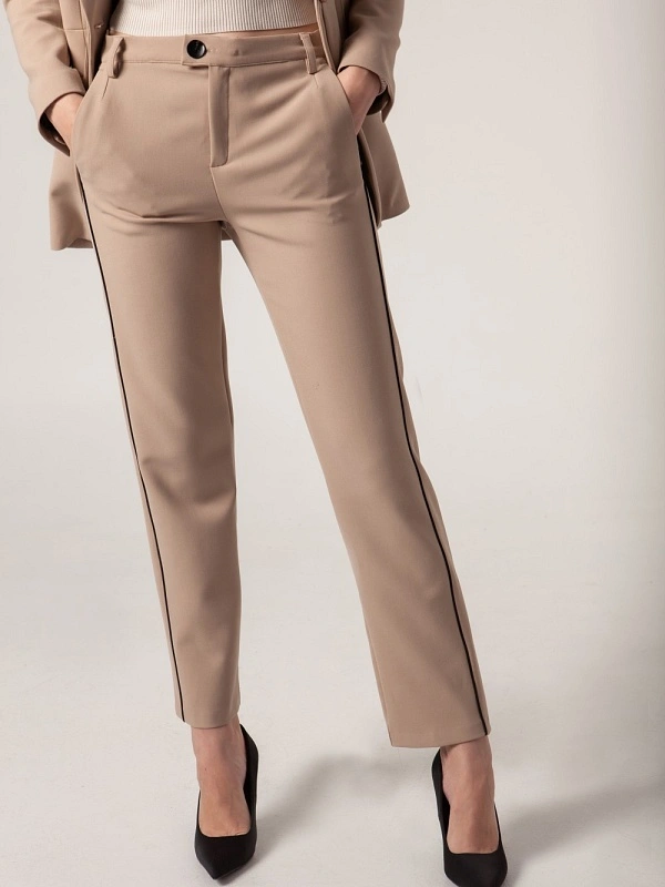 PANTALÓN BOLSILLO FRANCÉS VIVOS NEGROS BEIGE MANGATA