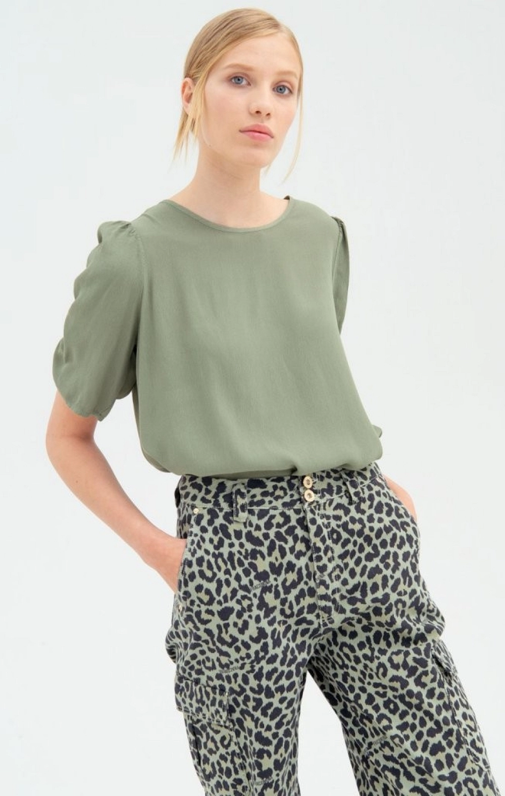 PANTALÓN CARGO LEOPARDO VERDE FRACOMINA