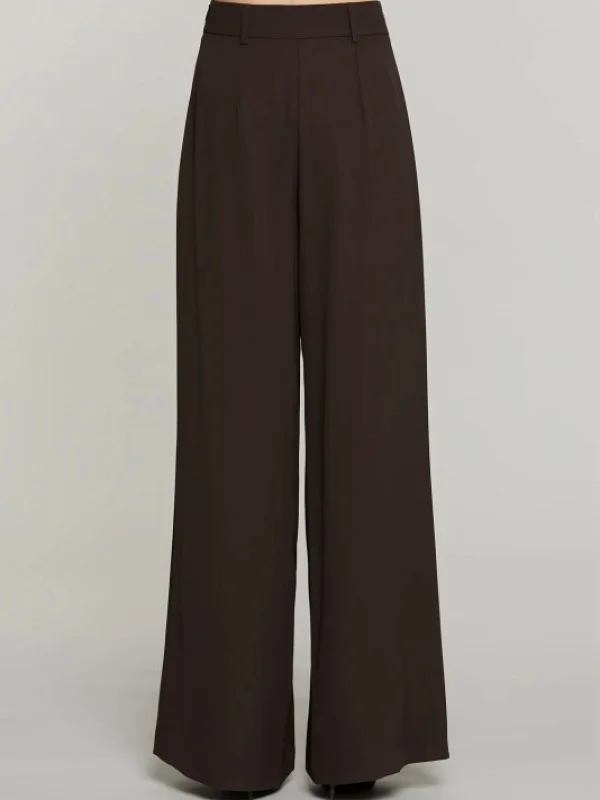 PANTALÓN CHOCOLATE ANCHO PINZAS