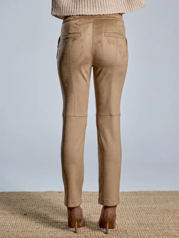 PANTALON EFECTO PIEL VUELTA