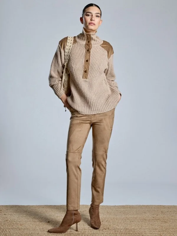 PANTALON EFECTO PIEL VUELTA