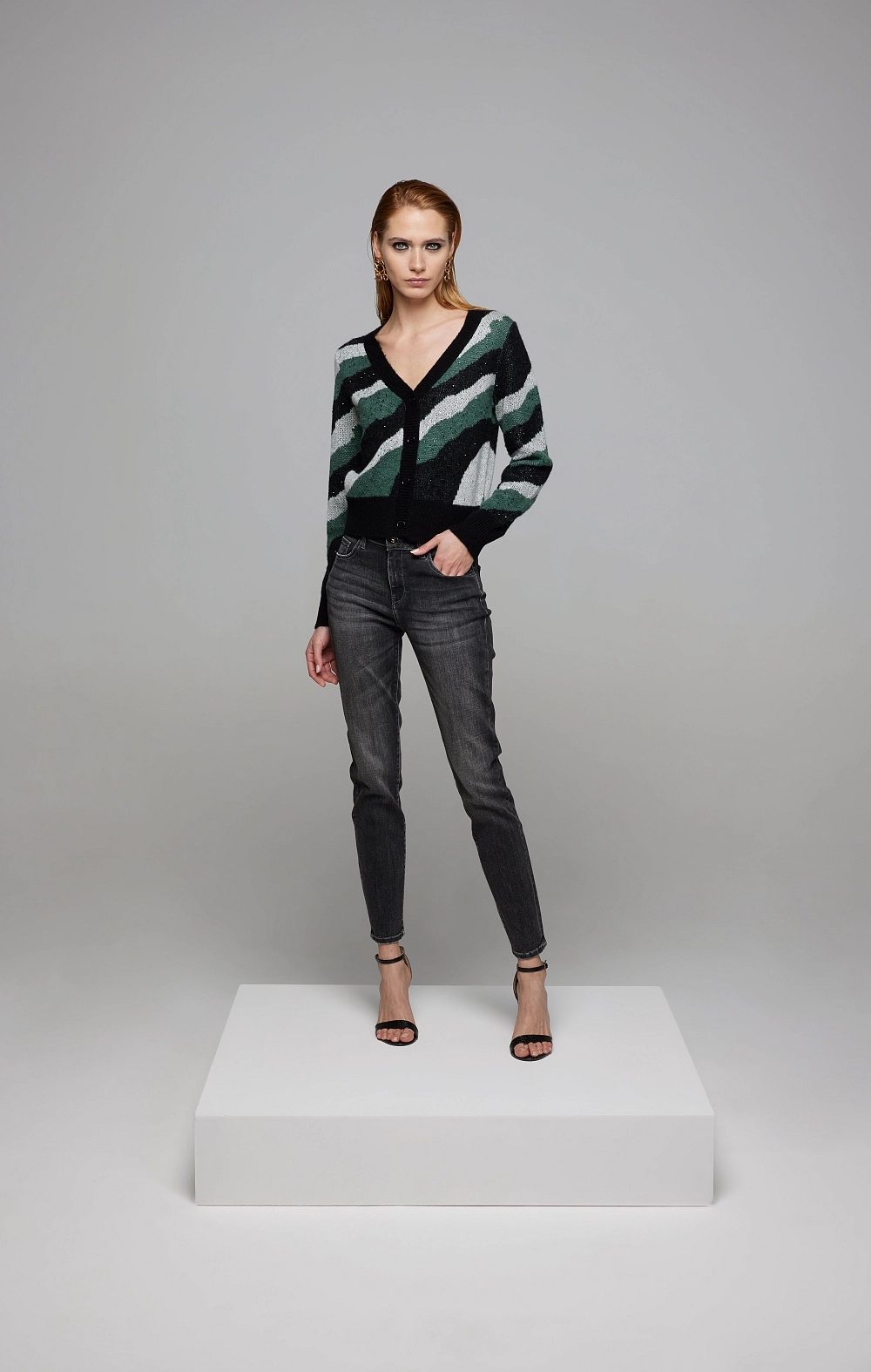 PANTALON VAQUERO GRIS BOLSILLOS BRILLOS T&L