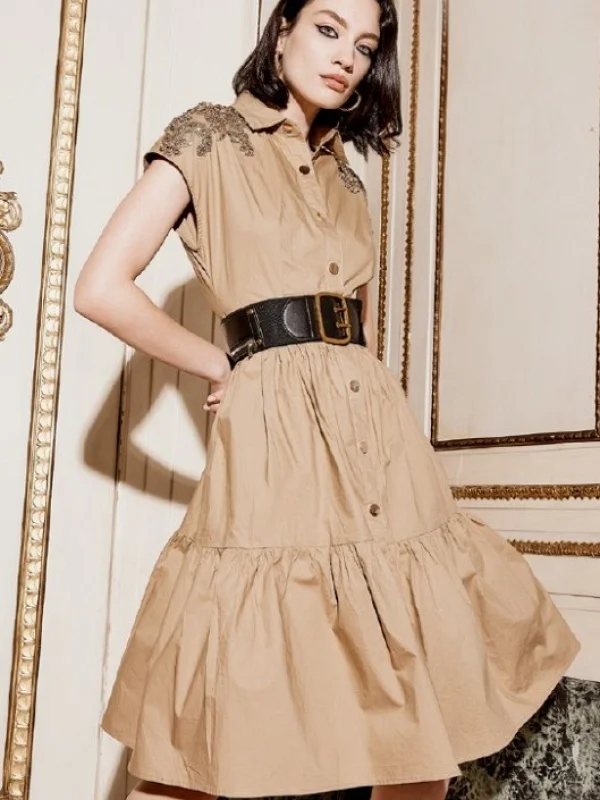 VESTIDO CAMEL VOLANTES BRILLOS CON CINTURÓN T&L