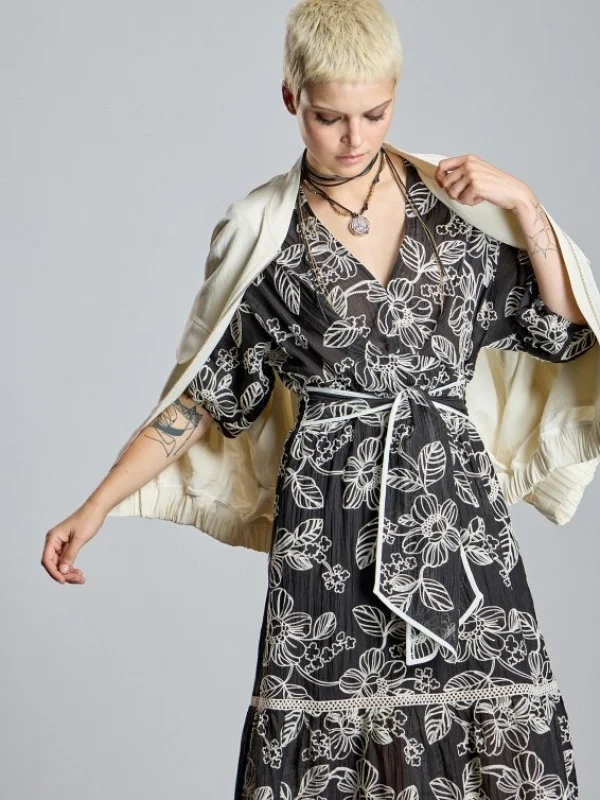 VESTIDO LARGO BORDADOS