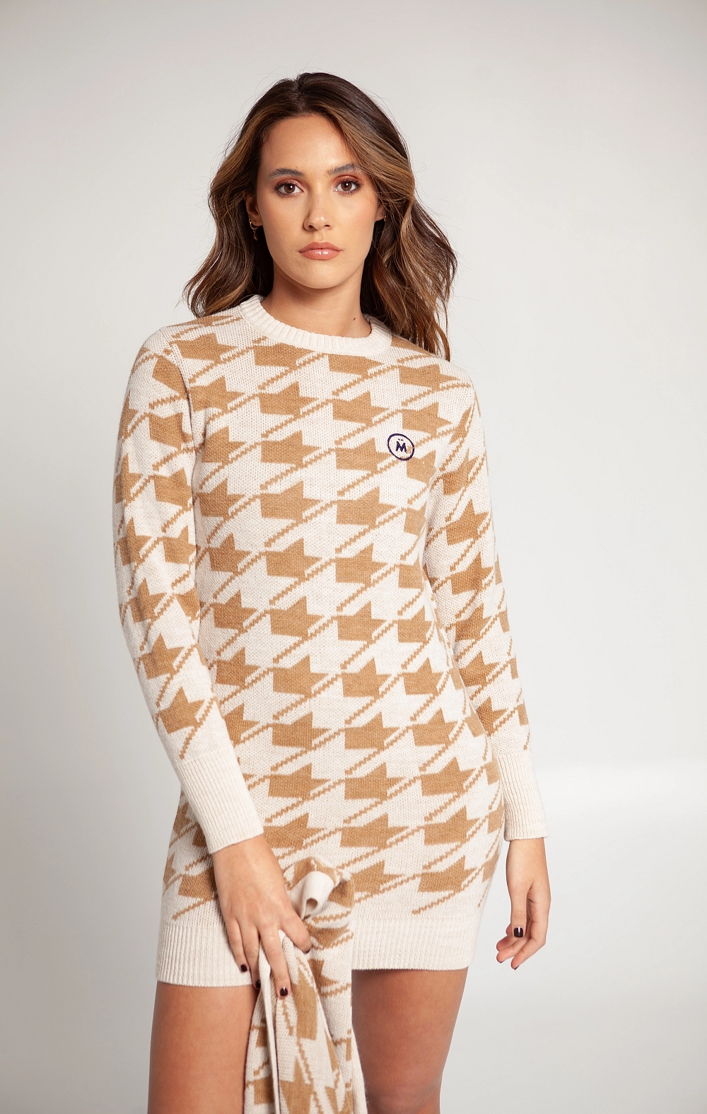 VESTIDO LARGO PUNTO PATA DE GALLO CAMEL BORDADO M MANGATA