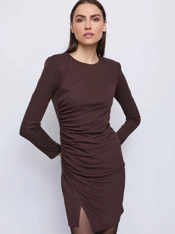 VESTIDO MARRON AJUSTADO