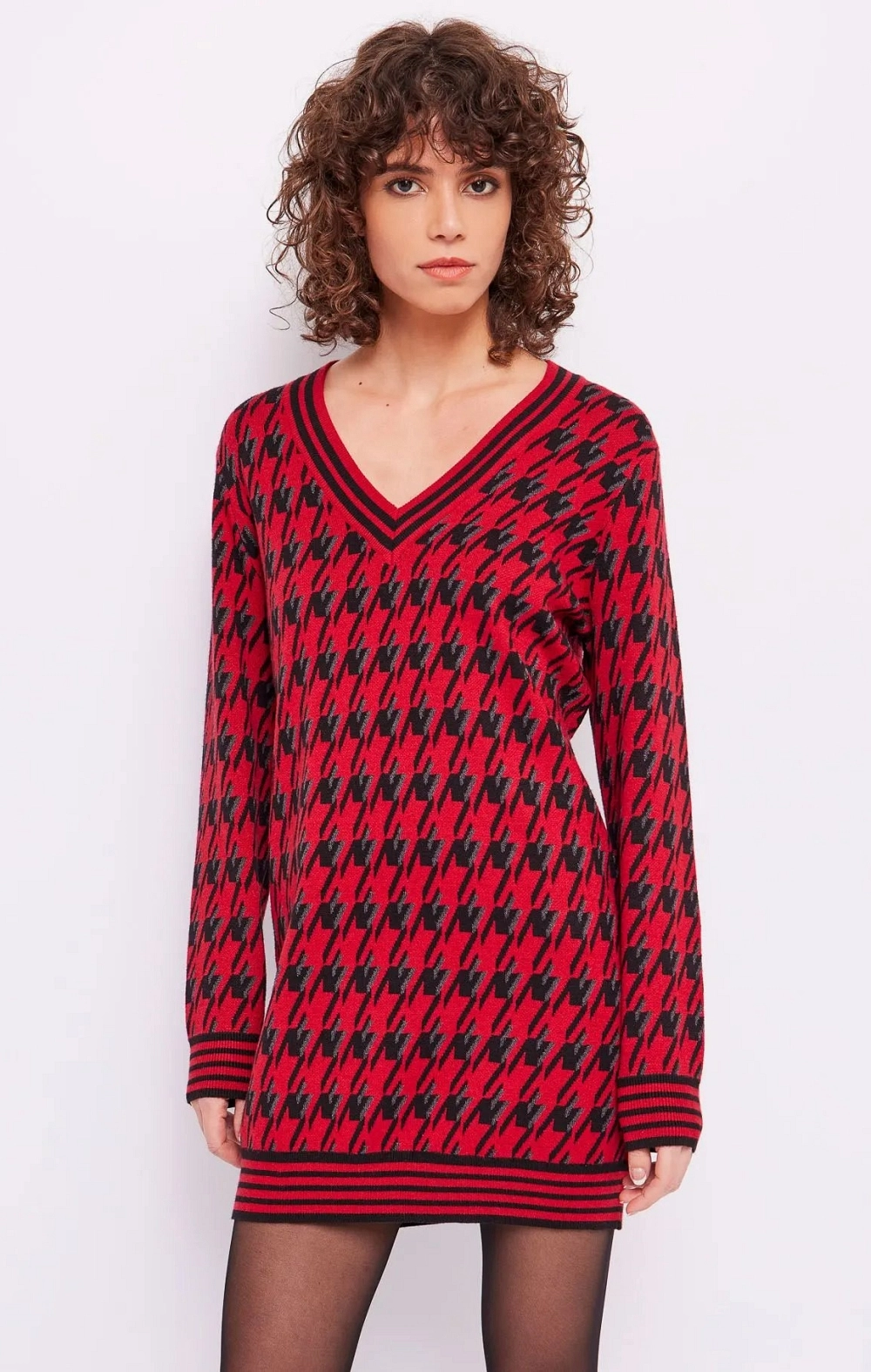 VESTIDO PUNTO ROJO CUELLO PICO PATA GALLO