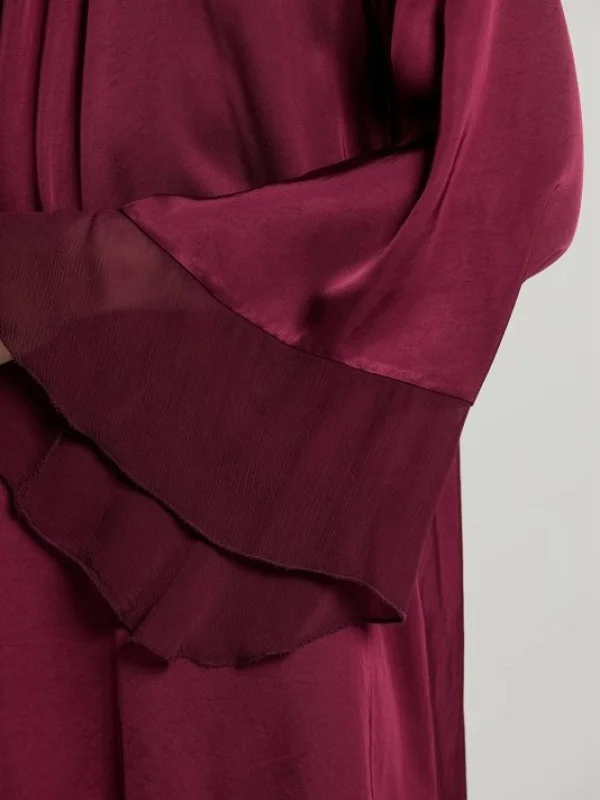 VESTIDO SEDOSO AMPLIO CON VOLANTES