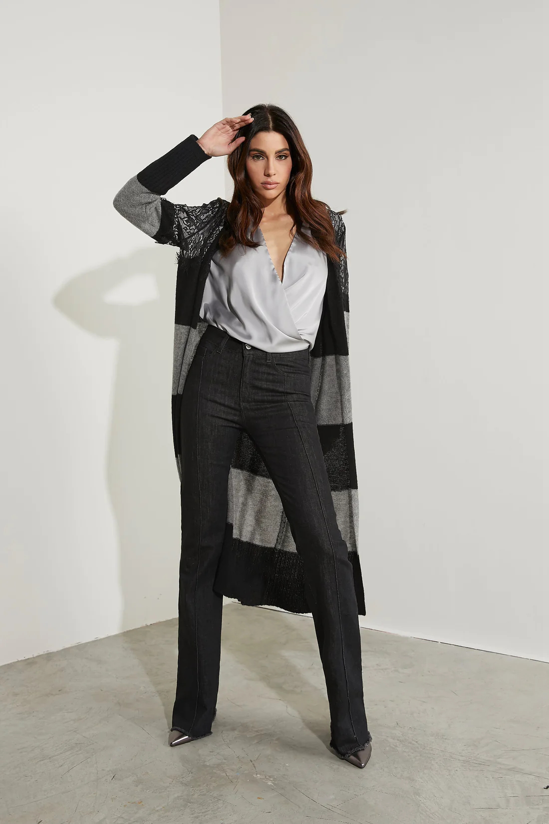 blusa seda gris